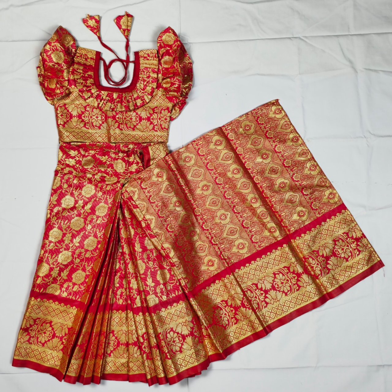 বাচ্চাদের লাল বেনারসি কাতান রেডি শাড়ি